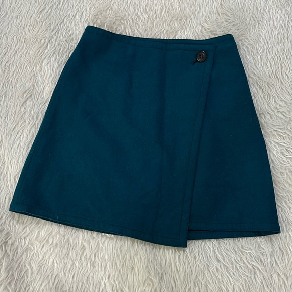 LOFT Dresses & Skirts - Loft green wool warm skirt new size petite 0